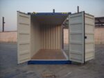 Contenedor de 20 pies con puertas laterales completamente abiertas para carga fácil