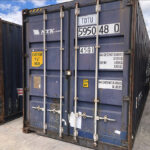 Contenedor marítimo azul de 20 pies usado para almacenamiento y transporte