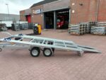 Remolque portacoches basculante tándem 2700 kg – Plataforma baja con rampas incluidas – Image 6