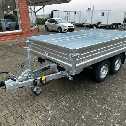 Remolque Saris K3 310 vista lateral con paneles desmontables